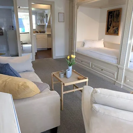 Haus-kiki-app-luetje-eek-ost * Sylt